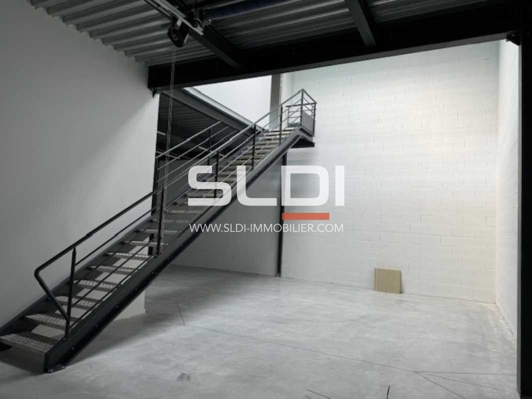 Nous vous proposons à la location,  une cellule  