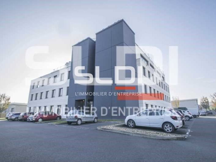 Nous vous proposons deux surfaces de bureaux de 2