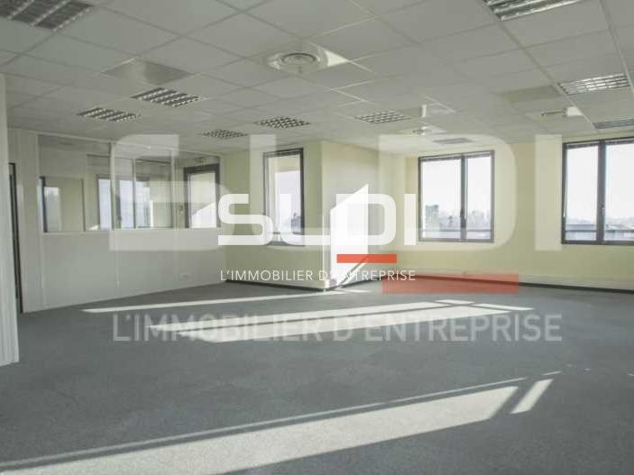 Nous vous proposons deux surfaces de bureaux de 2