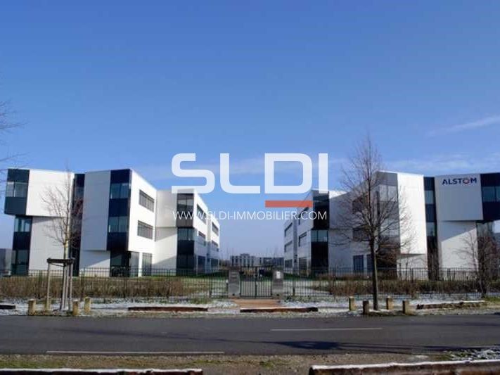 Nous vous proposons, dans un espace verdoyant au 