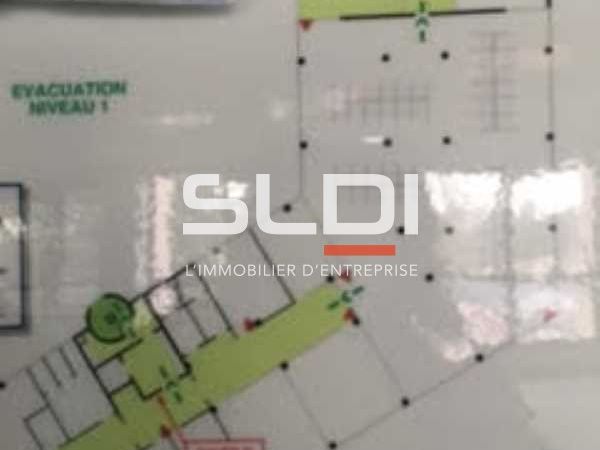 Location bureaux 899 m² divisibles à partir de 215 m²
