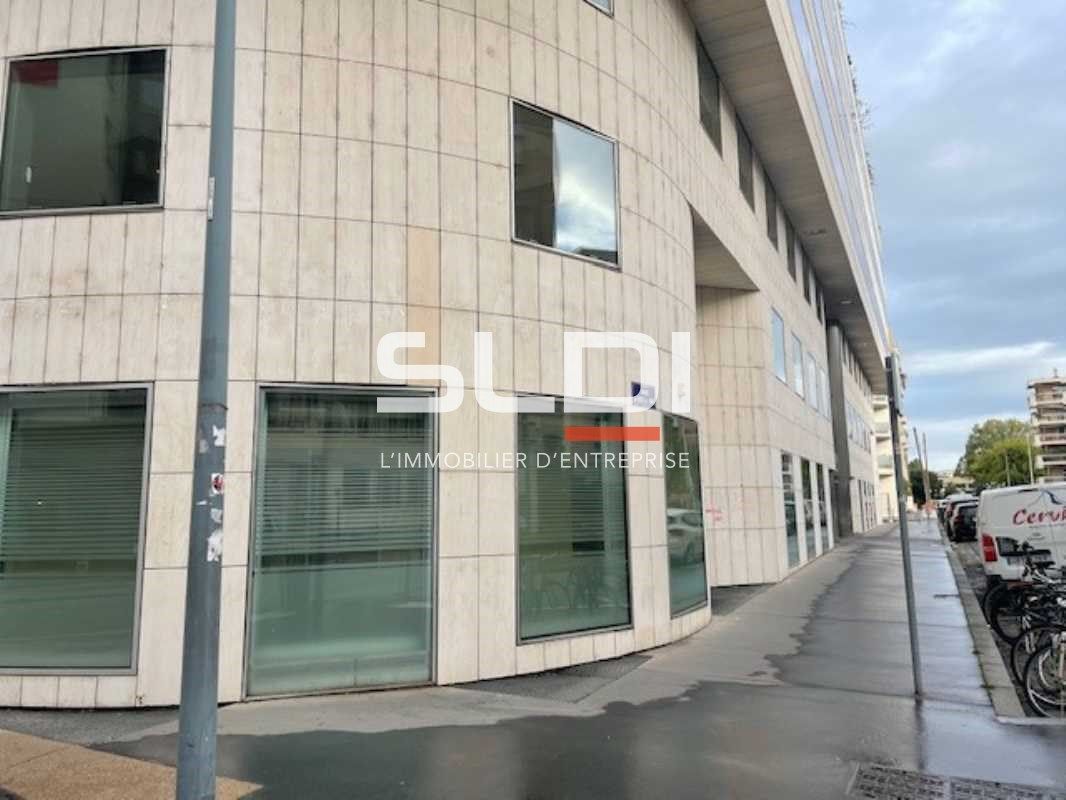 Vente locaux commerciaux 248 m² non divisibles