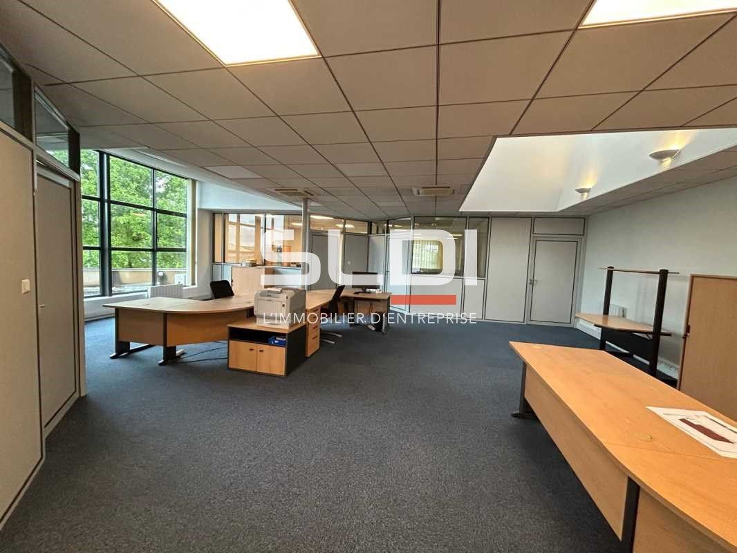 Découvrez ces bureaux à louer de 150 m² situés à 