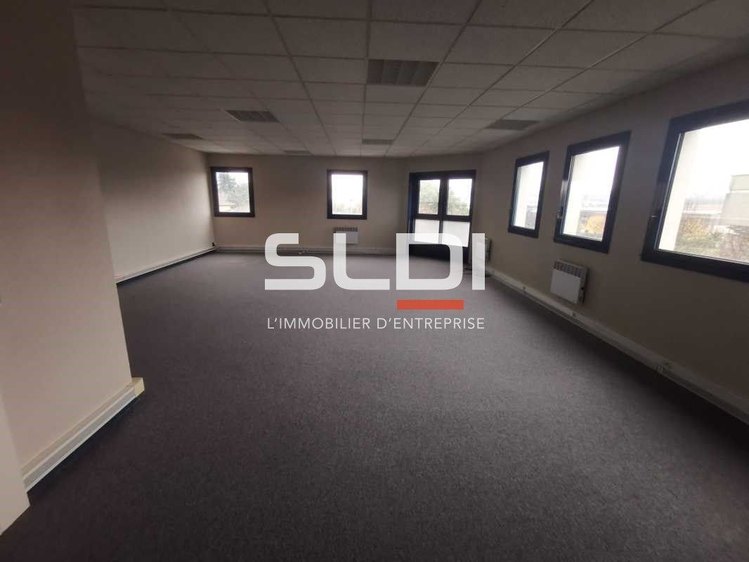 La  SLDI  vous propose situé  à  800 m de l'autor