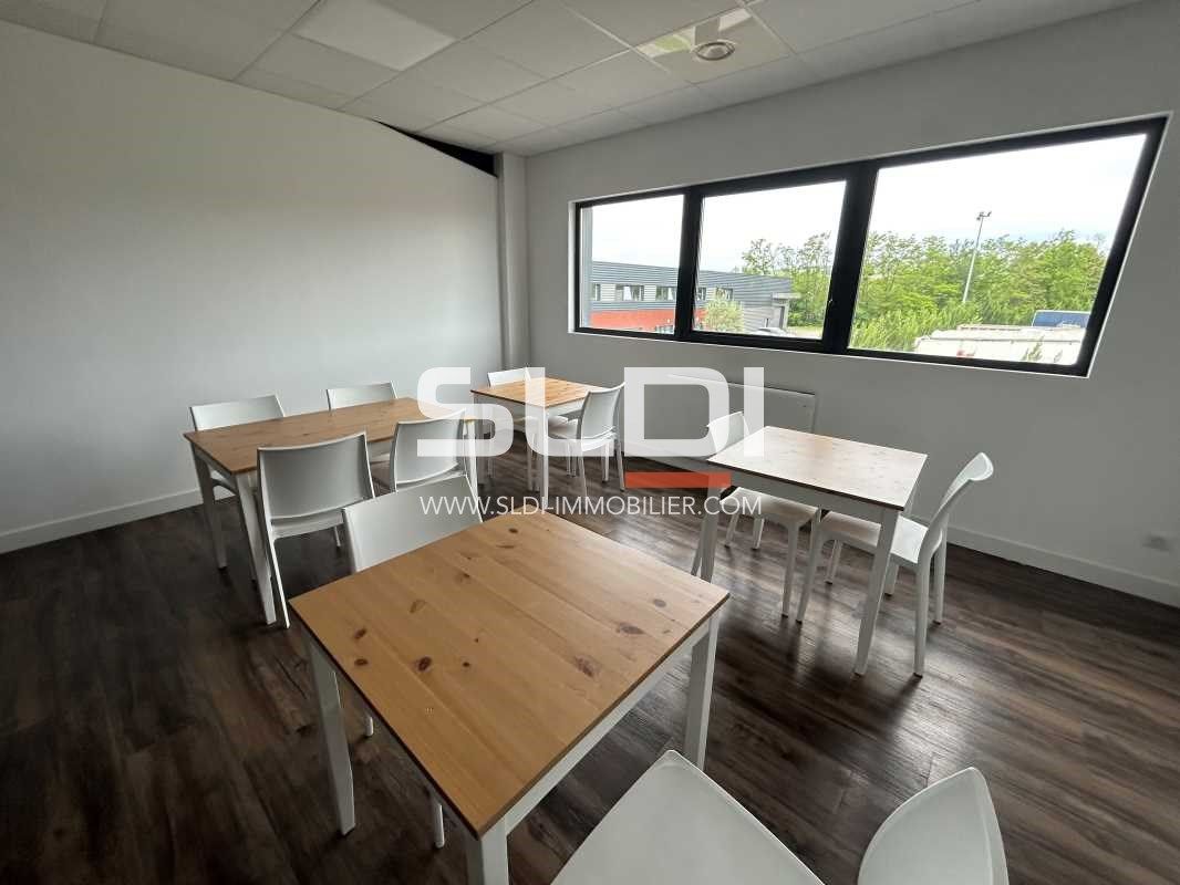 Au coeur de la zone d'activités de Marcilly d'Aze