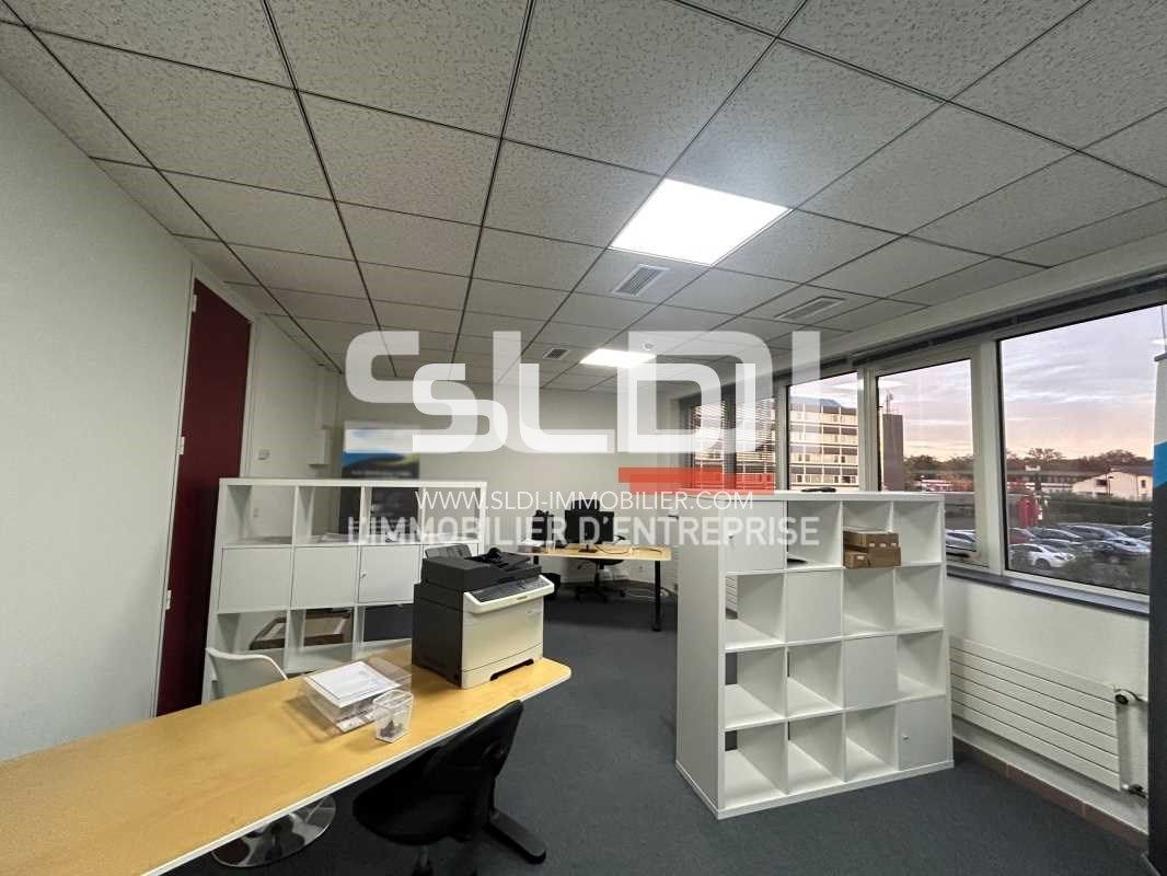 Sur la commune de Villefranche-Sur-Saône et situé