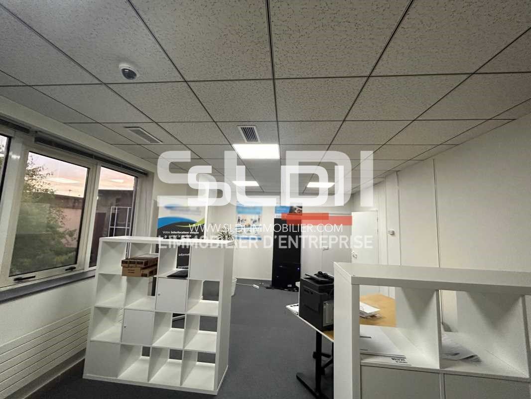 Sur la commune de Villefranche-Sur-Saône et situé