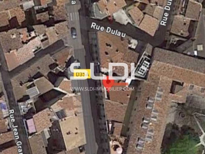 Spécial Investisseur : Local commercial Loué à Re