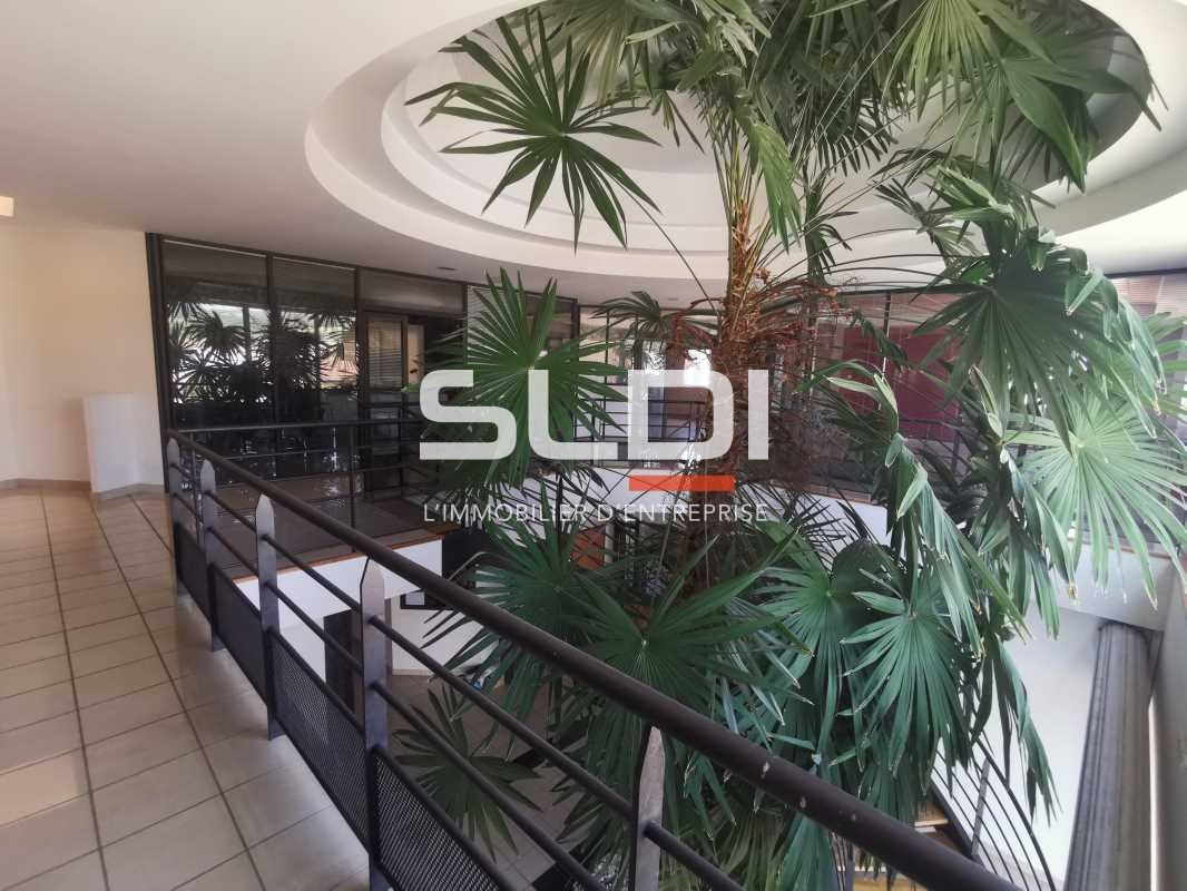 La SLDI vous propose un ensemble de bureaux répar