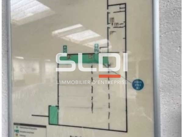 Location entrepots 1050 m² non divisibles