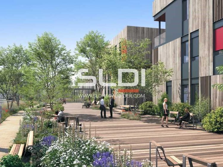 C'est au coeur d'un immense parc arboré de 9 hect