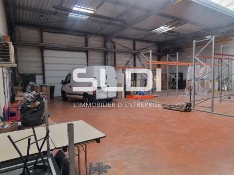 À la recherche de locaux d'activités spacieux et 