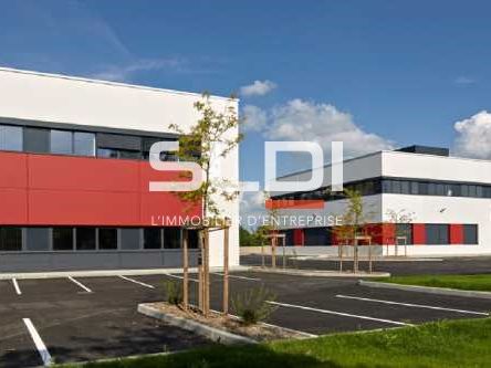 Nous vous proposons un bâtiment d'activités à la 