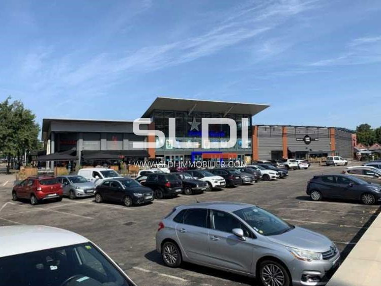 Nous vous proposons un local  commercial de 150 m