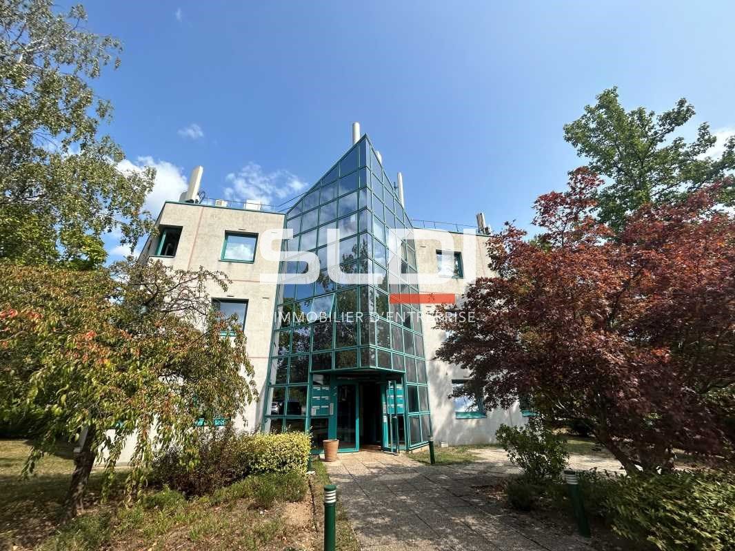 A Charbonnières-les-Bains, nous vous proposons à 