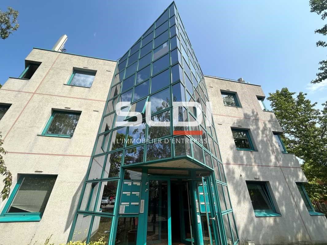 A Charbonnières-les-Bains, nous vous proposons à 