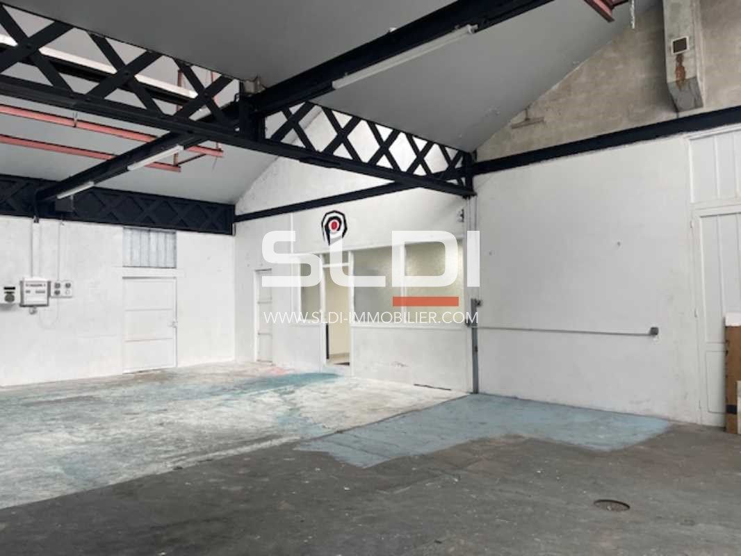 Nous vous proposons à la location un bâtiment d'a