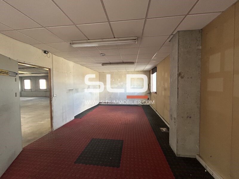 Nous vous proposons à la location ce spacieux esp