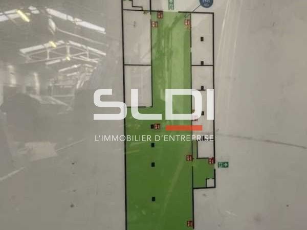 Location entrepots 800 m² non divisibles