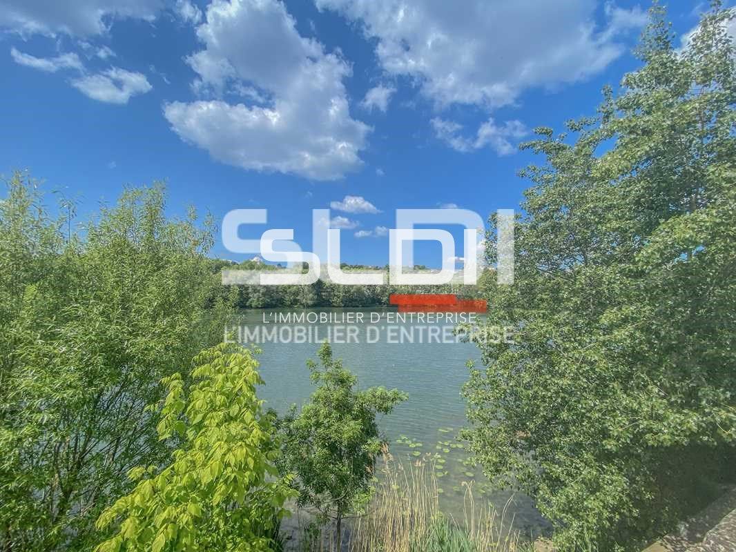 Nous vous proposons une surface de bureaux dans u