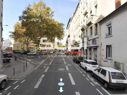 Nous vous proposons à la vente un local commercia