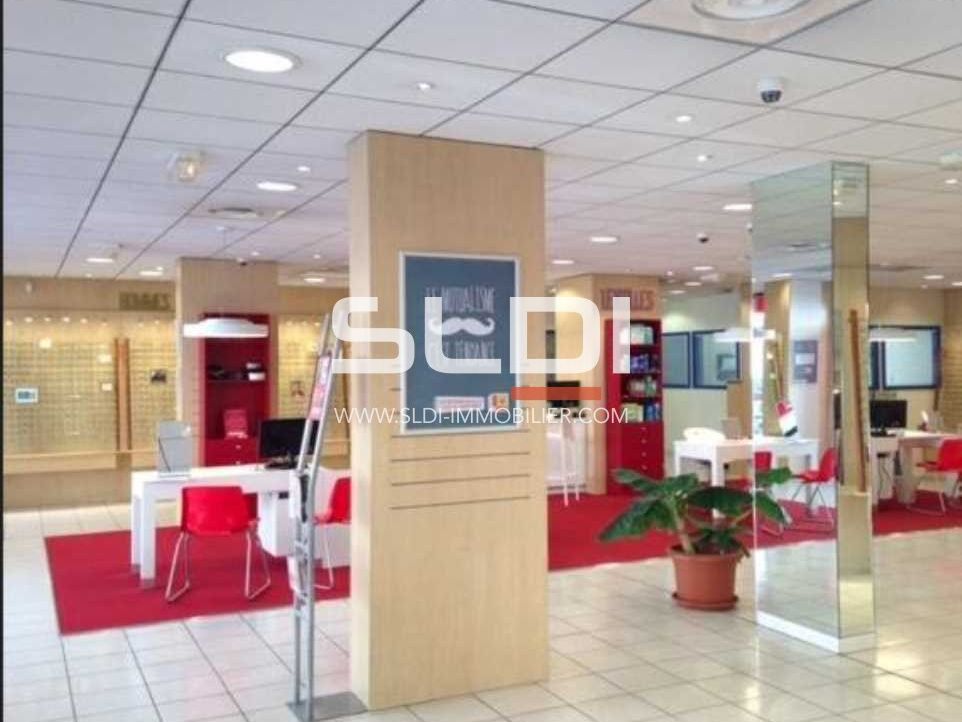 Nous vous proposons à la vente un local commercia