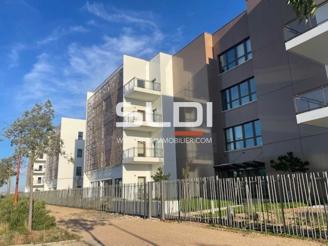 Nous vous proposons à la vente deux  surfaces de 