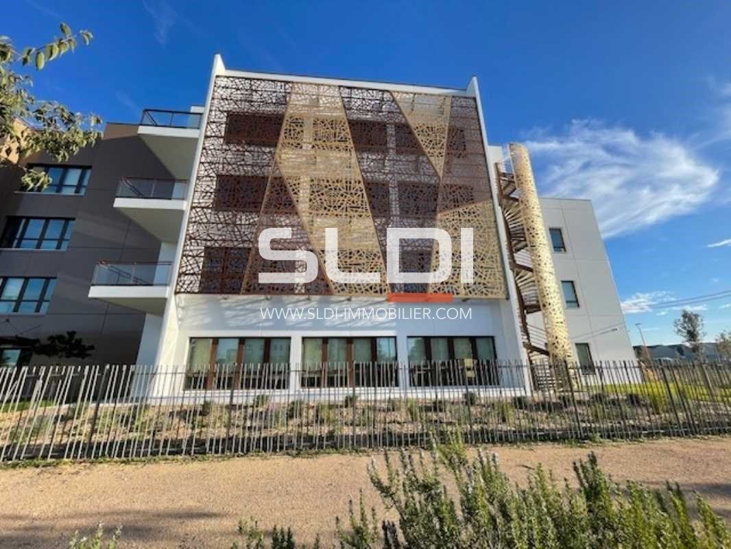 Nous vous proposons à la vente deux  surfaces de 