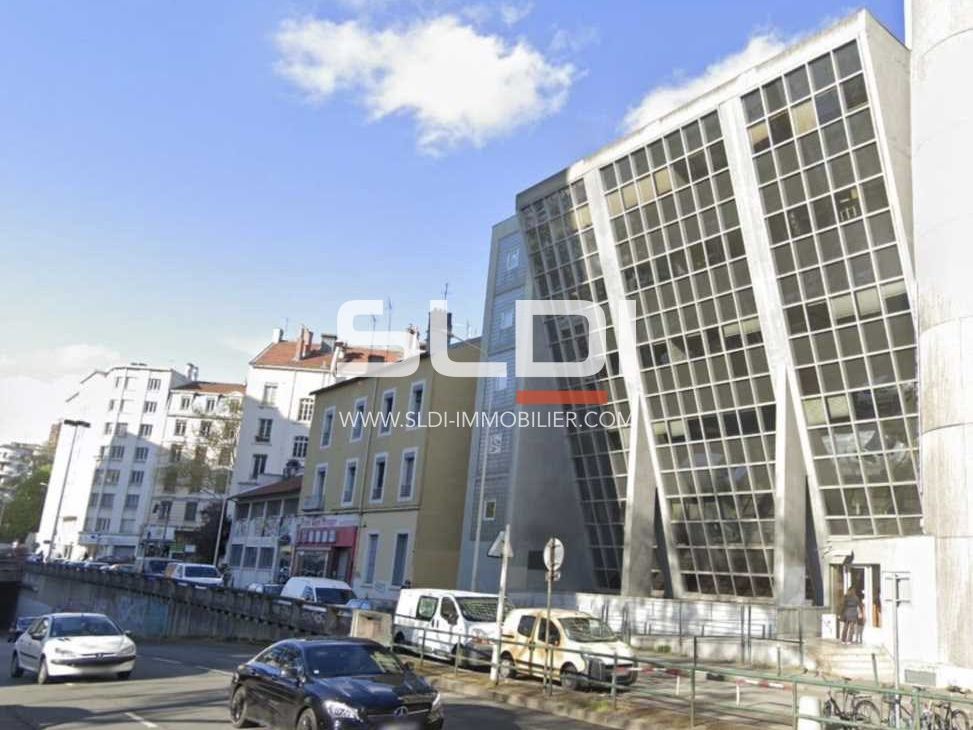 Nous vous proposons à la location  des bureaux en