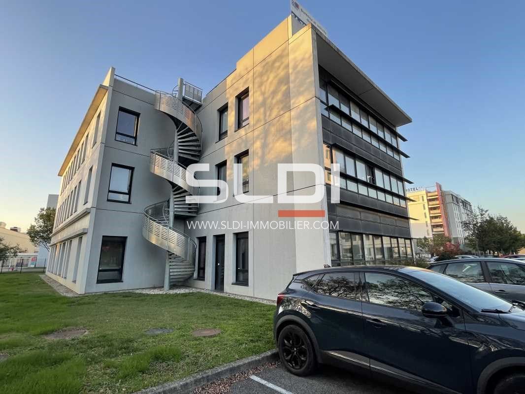 Nous vous proposons à la location une surface  de