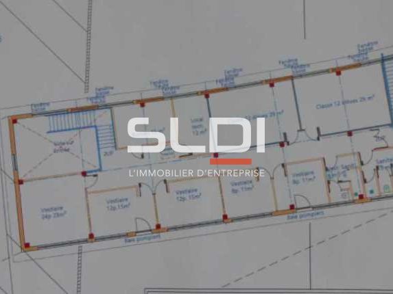 Vente entrepots 2300 m² non divisibles