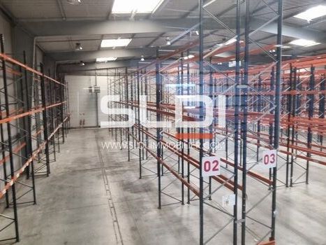 Situés à Saint-Just-Saint-Rambert, ces locaux d'a