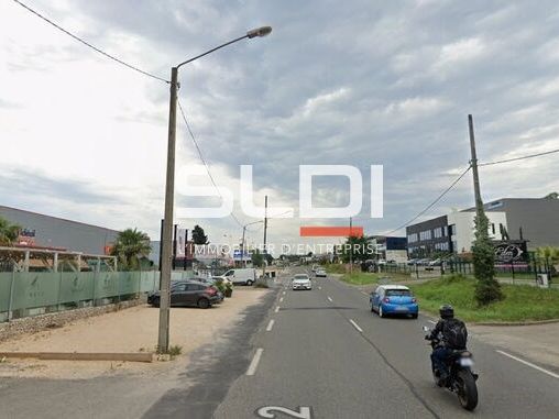 À Saint-Genis-Laval, découvrez un espace commerci