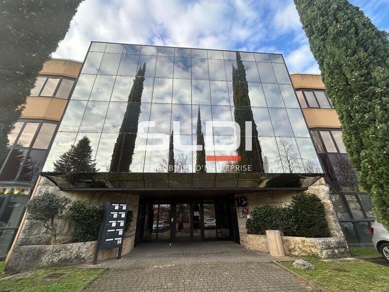 Nous vous proposons à l'acquisition une belle sur