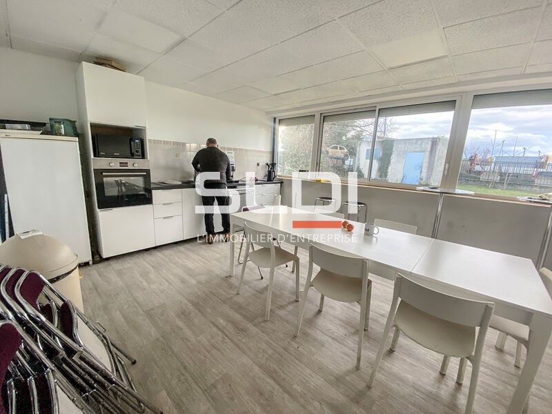 Nous vous proposons à la location un ensemble de 