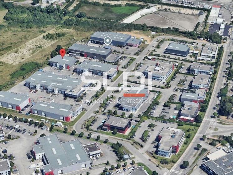 Nous vous proposons une belle surface d'activité 