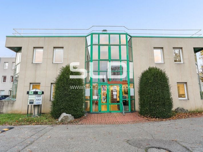 Situé au rue de Gerland à Lyon, ce bâtiment de bu