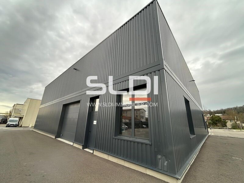 Idéalement située sur la commune de Neuville sur 