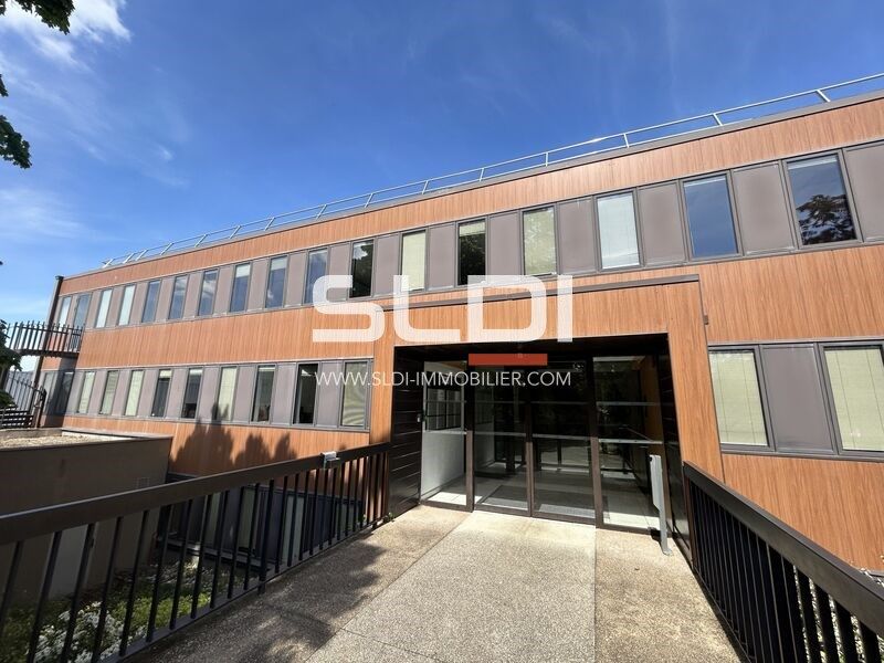 Nous vous propose un espace d'environ 118m², de b