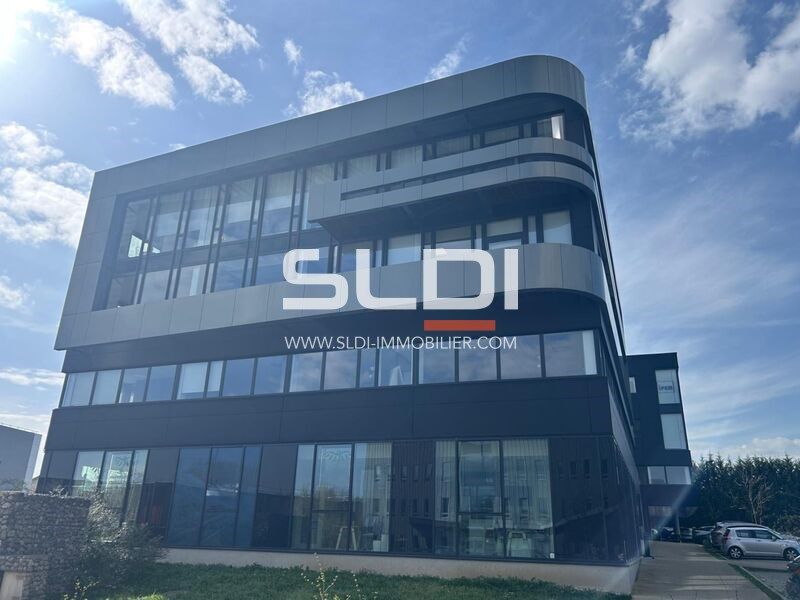 Nous vous proposons à la location un bureau d'une