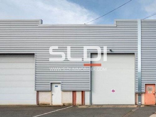 Idéalement situé sur la commune de Jassans-Riotti