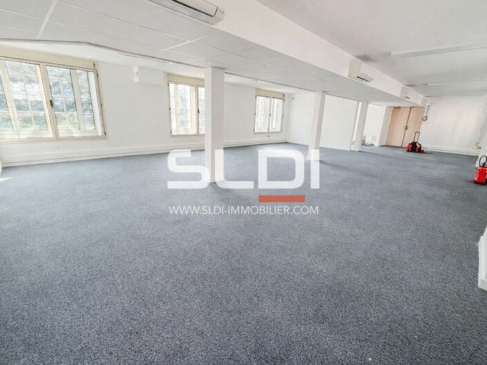 Découvrez des bureaux rénovés à louer à Lyon, off