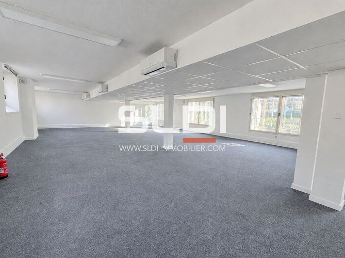 Découvrez des bureaux rénovés à louer à Lyon, off