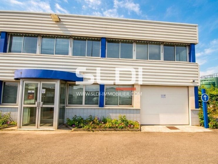 Dans un ensemble immobilier à usage mixte, nous v