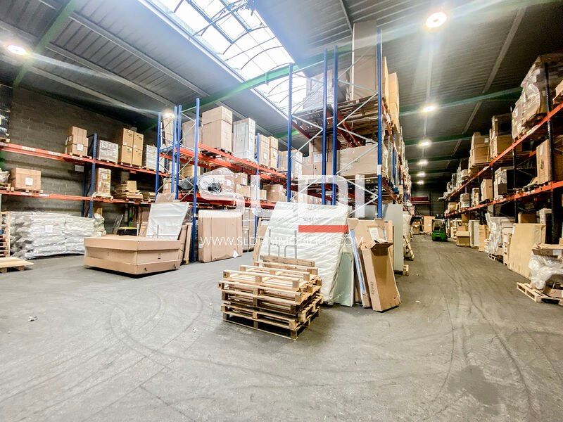 Sur la commune de Genas, découvrez ces locaux d'a
