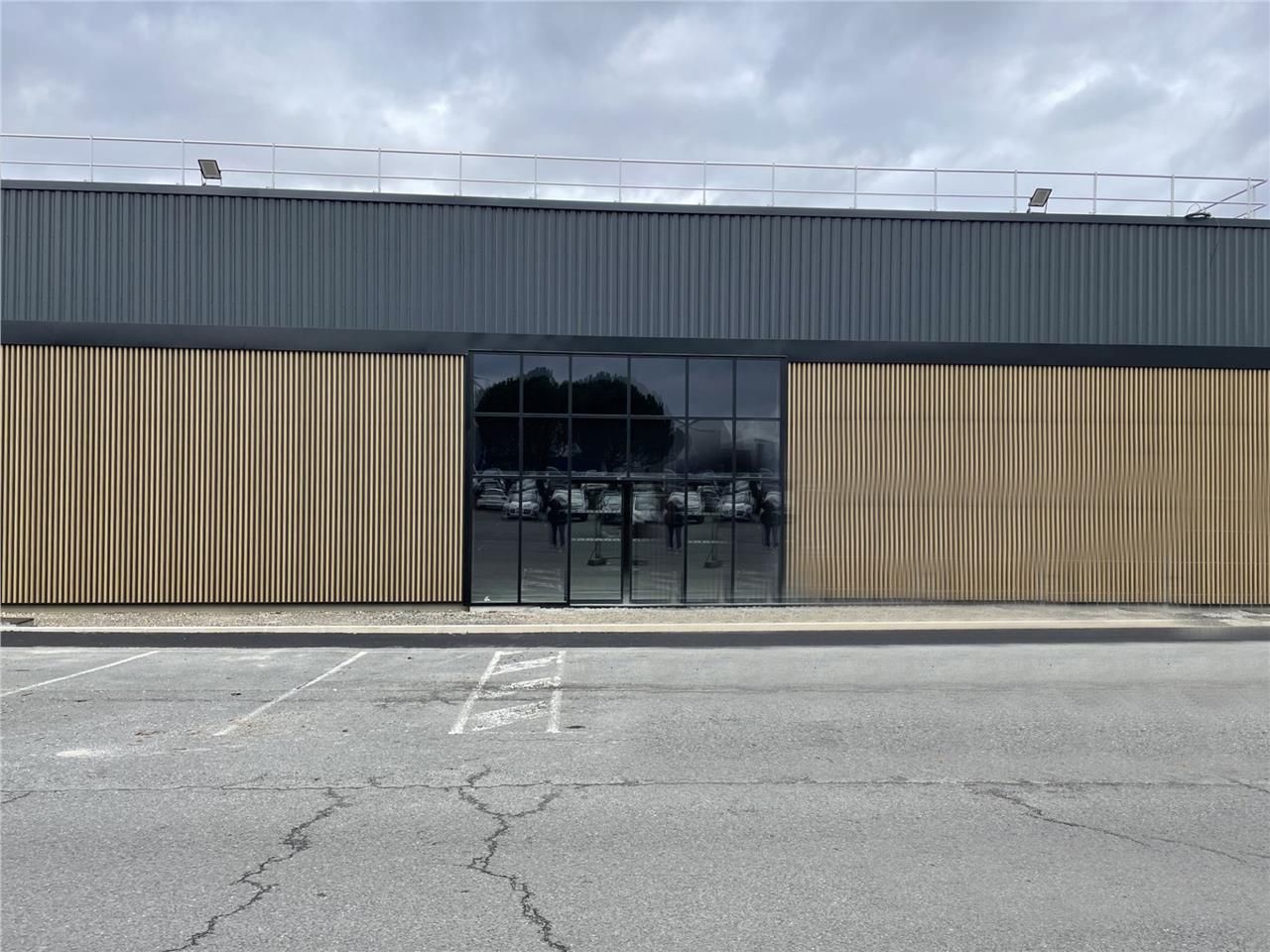 Arthur Loyd Bordeaux vous présente trois locaux c