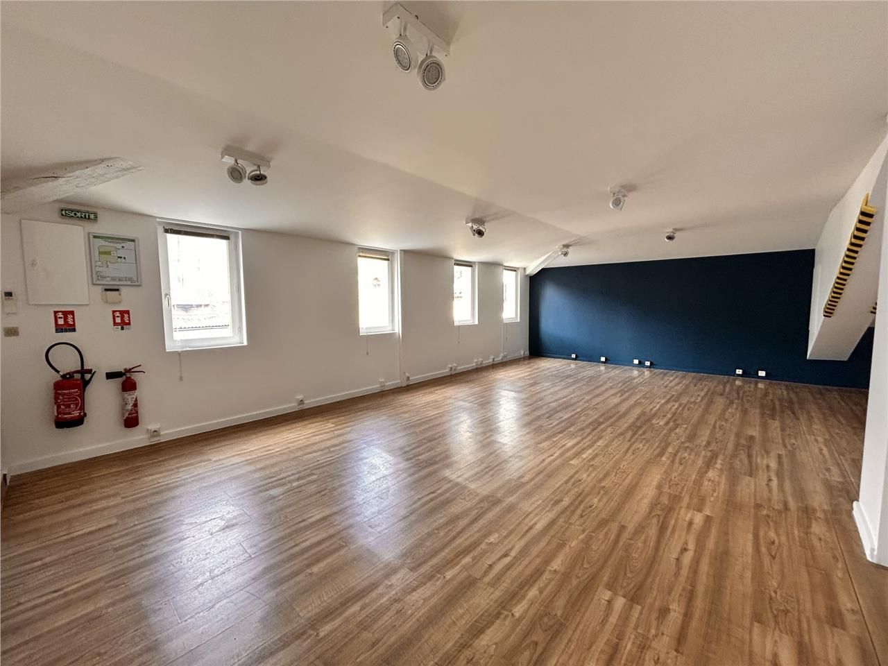 Situés au coeur du Triangle d'Or de Bordeaux, à p