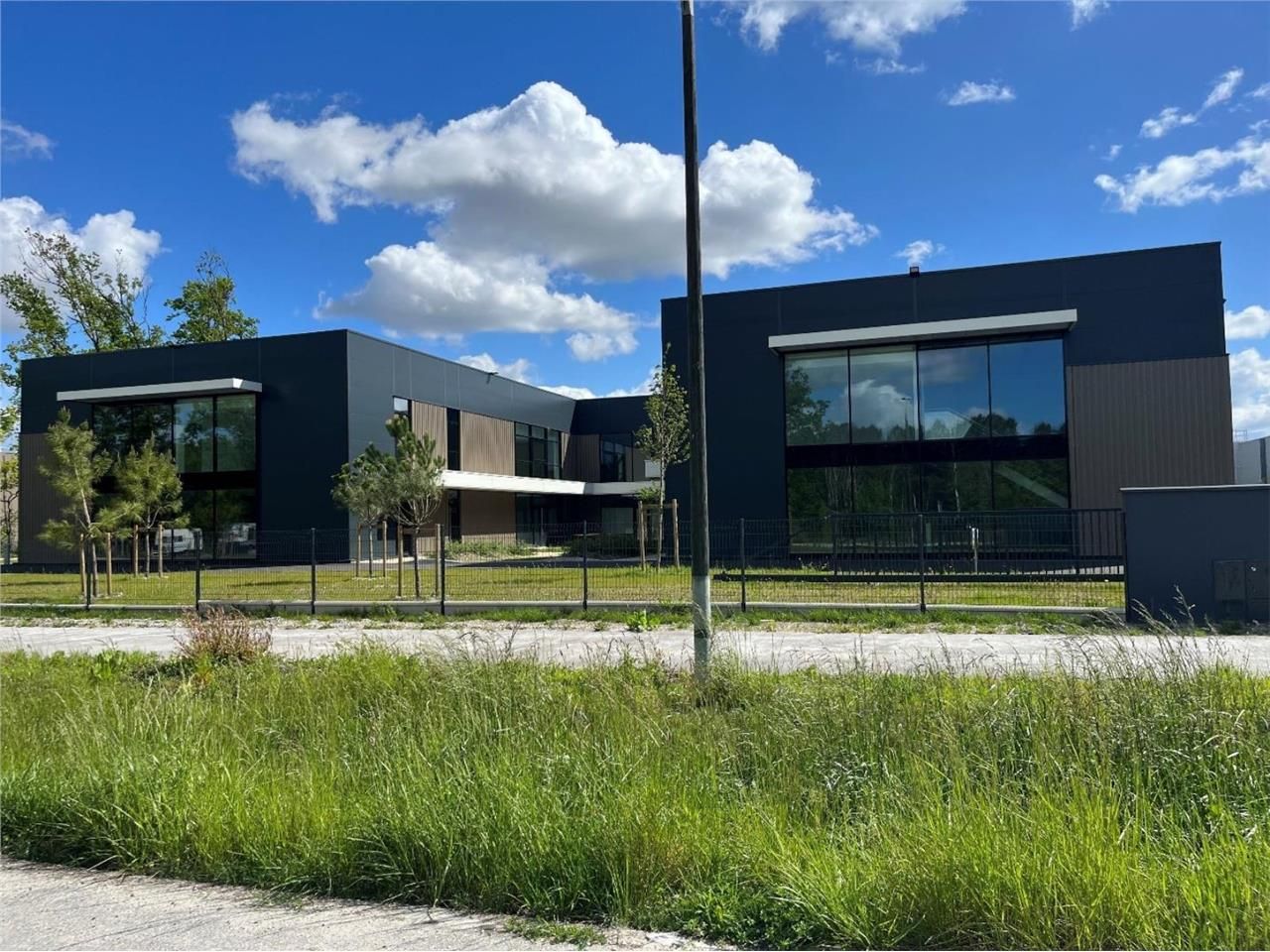 Arthur Loyd Bordeaux vous présente plusieurs cell