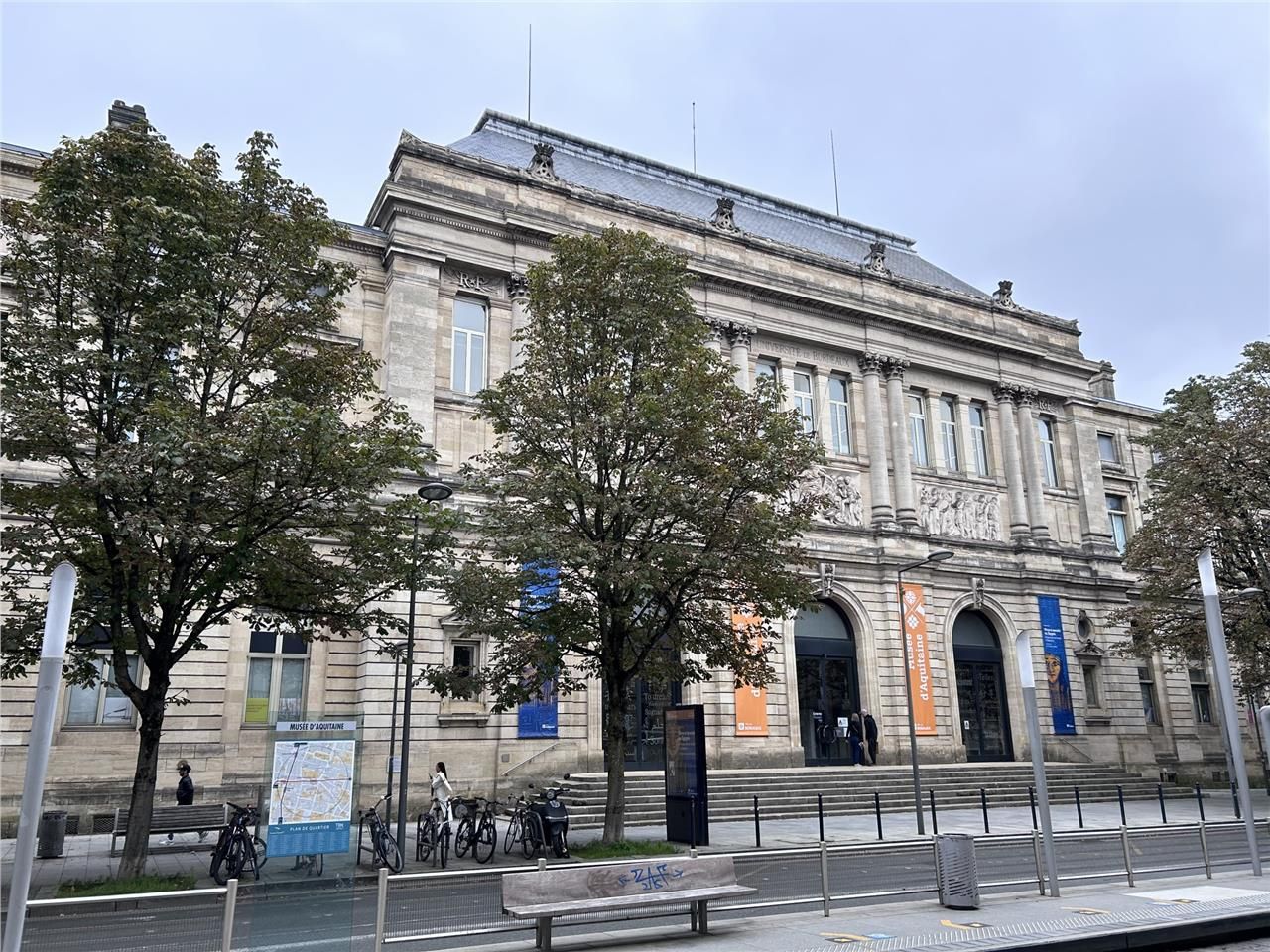 Arthur Loyd propose à la location un plateau de b