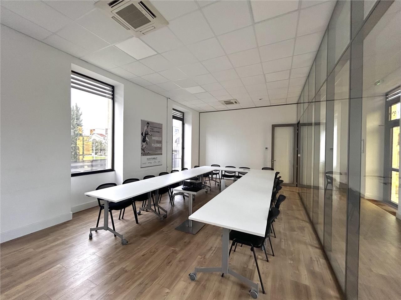 Arthur Loyd propose à la location 395 m² de burea